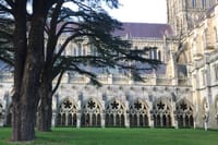 Full-Day Private Tour to Salisbury, Stonehenge and Woodhenge  2