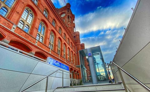 Walking Tour of Berlin's Winterwald at Rotes Rathaus
