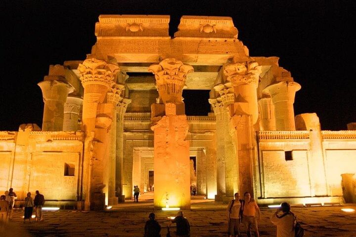 Full-Day Private Tour to Cairo from Hurghada by Bus