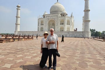 Taj Mahal and Agra Fort Guided Tour with Lunch Included