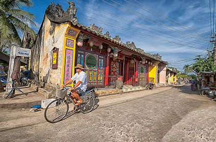 Discover the ancient cities of Hoi An & Hue 4 days 3 nights