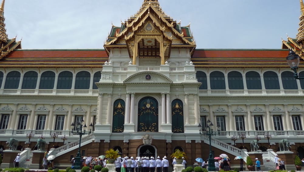 Bangkok Temple & Market Walking Tour: Grand Palace, Wat Pho & Wat Arun 4