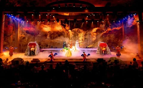 Cultural Tour and Feast at Dragon Pearl Cave in Cẩm Phả
