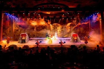 Cultural Tour and Feast at Dragon Pearl Cave in Cẩm Phả