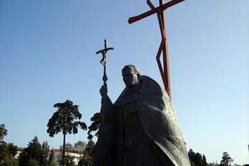 Half Day Guided Tour from Lisbon to Fátima and Little Shepherds Town