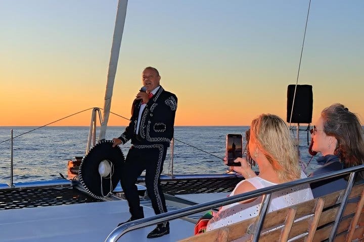 Cabo San Lucas Sunset Cruise Live Mariachi, Dance and Open Bar 2