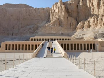 Hurghada Luxor Valley Of The Queens Day Tour by Bus