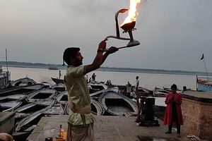 From Varanasi: Temples Tour with Markets and Evening Aarti