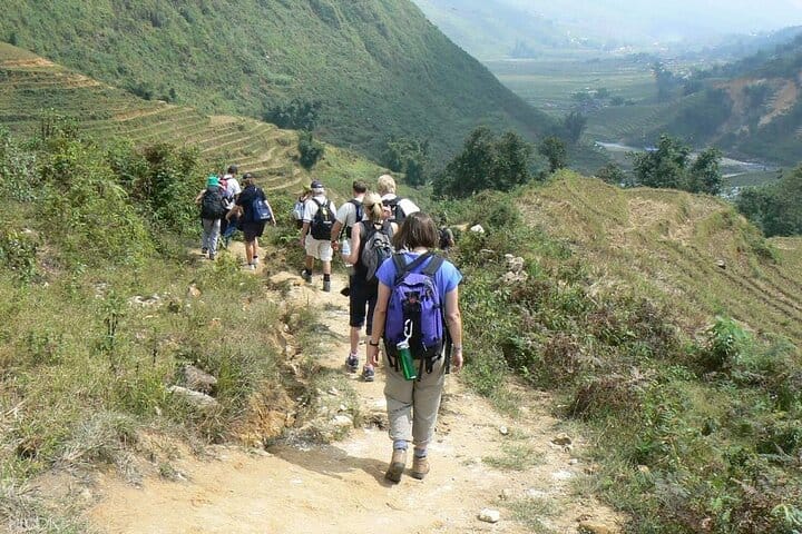 Sapa Trekking 2 Days Tour with Overnight in Hotel By Cabin Bus