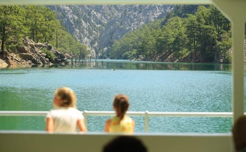 Green Canyon Boat Tour and Lunch at Green Lake in Antalya