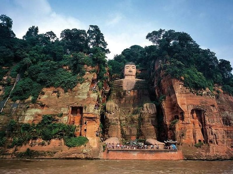 One Day Trip to Chengdu Panda Base and Leshan Buddha Tour