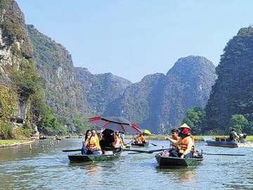 Hoa Lu Tam Coc Full Day Trip by Limousine Transfer Deluxe Group