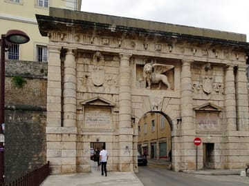 Zadar Old Town Walking Tour: History and Culture Exploration
