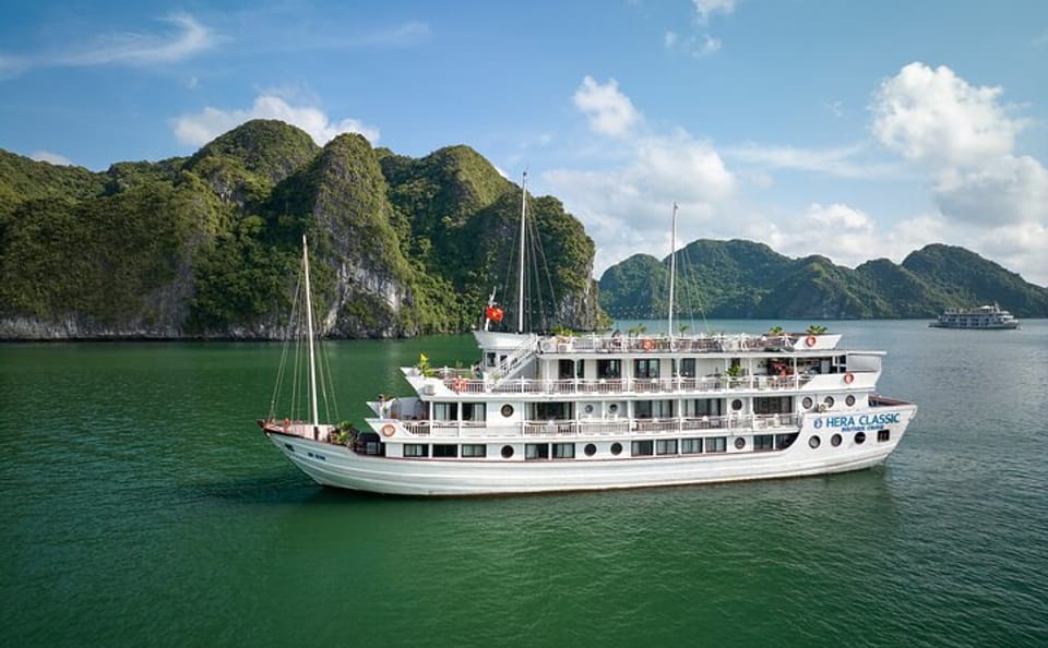 HERA CLASSIC Boutique Cruise Halong Bay 2 Days 1 Night Trip
