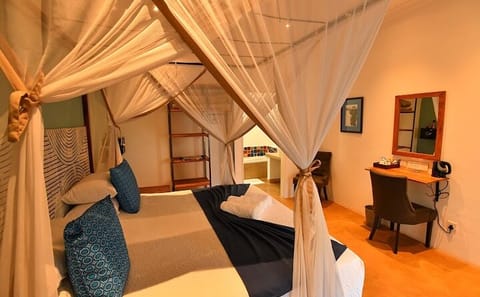 Victoria Falls 3-Day Adventure Tour with Meals and Transport
