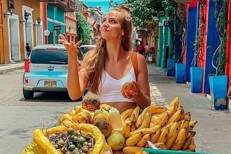 WALLED CITY & GETSEMANI TOUR with LUNCH at THE BAZURTO MARKET