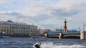 St. Petersburg: Self-Guided Audio Tour from the Stock Exchange to the Admiralty