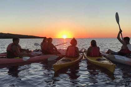 Lim-24 : Kayak Tour – Exploring Lima’s Skyline by Sea