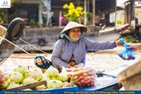 Life at the floating market in Can Tho