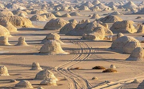 White and Black Desert 2-Day Private Tour from Cairo