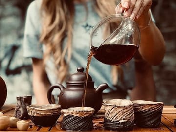 Georgian Tea Tasting and Walking Tour in Tbilisi