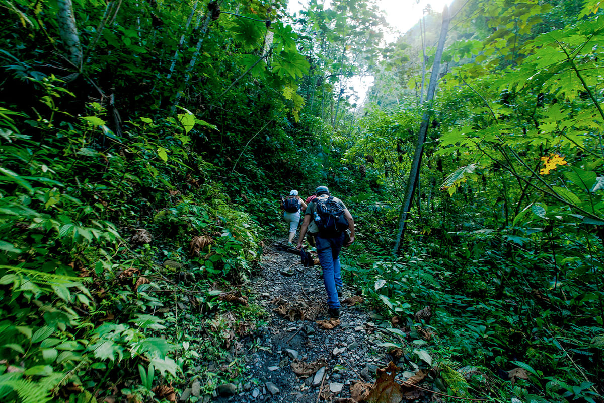 Puc-06 : Adventure Awaits at Diablo y la Novia Waterfalls