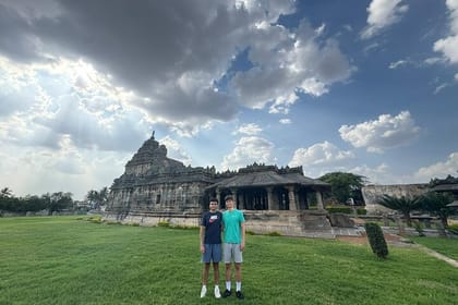 Hubli to Hampi, Belur, Halebedu & Bangalore Tour