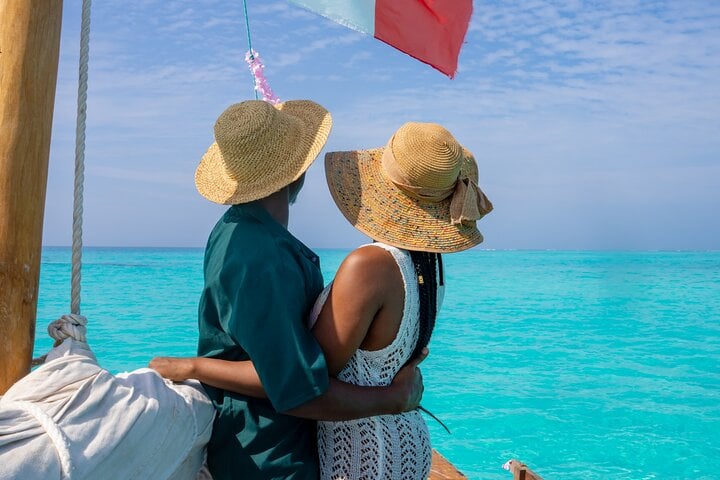 Full Day Mnemba Island Luxury Dhow in Zanzibar 2