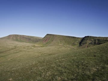 Cultural Day Trip from Cardiff to Crickhowell and Tintern Abbey