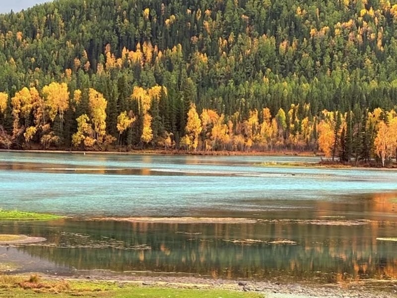 4-Day Kanas Lake Autumn Photography Tour from Urumqi