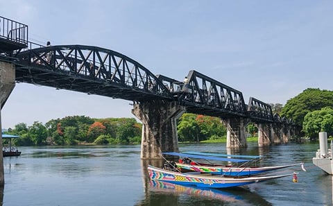 Damnoen Saduak Floating Market and River Kwai Bridge Tour from Bangkok