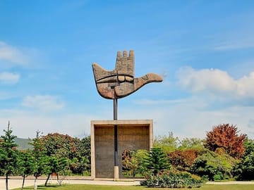 Colonial Hill Station Tour of Chail, Chandigarh, and Fagu