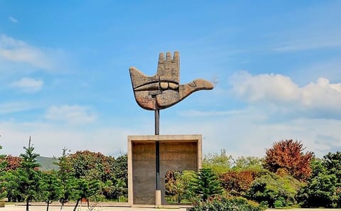 Colonial Hill Station Tour of Chail, Chandigarh, and Fagu