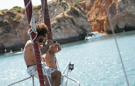 Romantic Sunset Sailing Tour from Marina de Portimão
