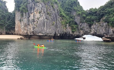 Ha noi: 3D- Halong, Lan ha bay classic cruise, Ninh Binh full day