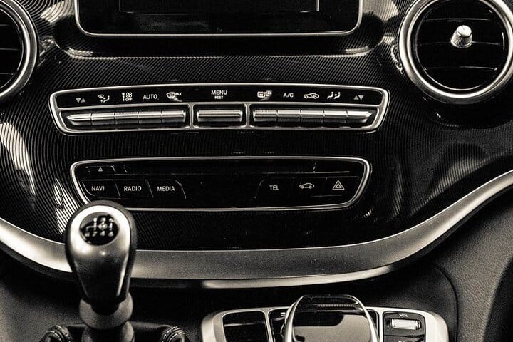 Private Vehicle Transfer from Geneva City to Geneva Airport 2