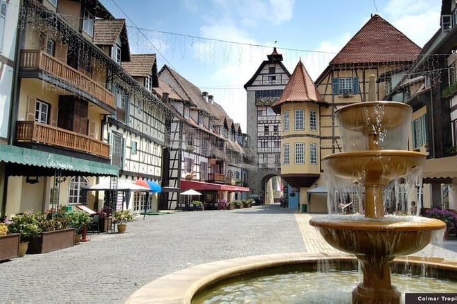 Colmar Tropicale and Batu Caves Day Trip (SIC - Join In Tour)