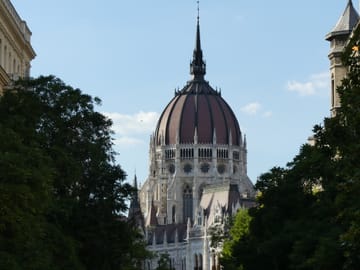 Walking Tour of Pest: Explore Budapest's Historic Sights