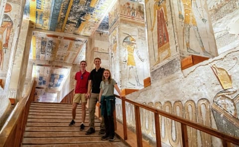 Full Day Tour of the Valley of Kings and Queens in Luxor