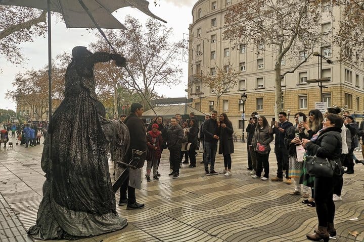 Kickstart Barcelona Private Tour for Newcomers 10