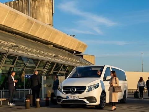Keflavik Airport Transfer to or from Reykjavik, photo 2