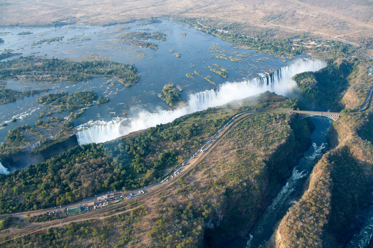 Victoria Falls: Guided Falls Tour 2