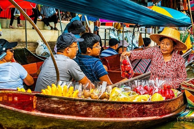 Bangkok: Floating Market, Maeklong Train Market & Dragon Temple 10