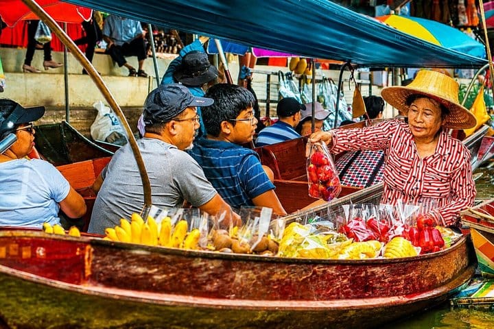 Bangkok: Floating Market, Maeklong Train Market & Dragon Temple 10