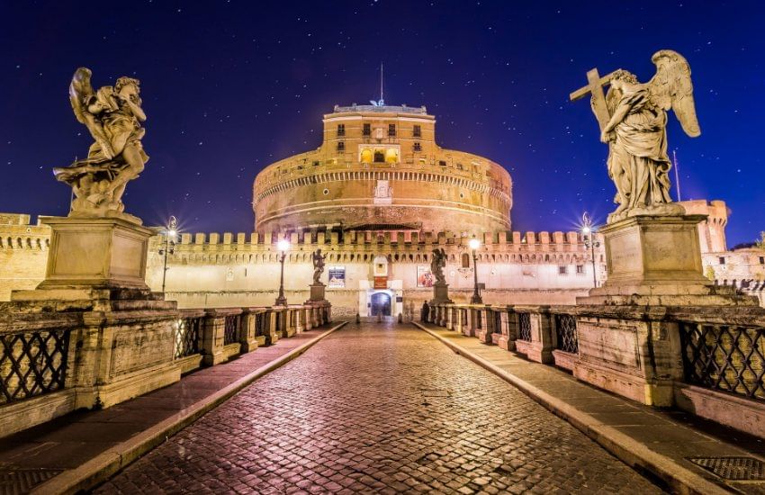 Discovering Rome by night