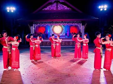 Chiang Mai Traditional Khan Toke Meal & Cultural Performance