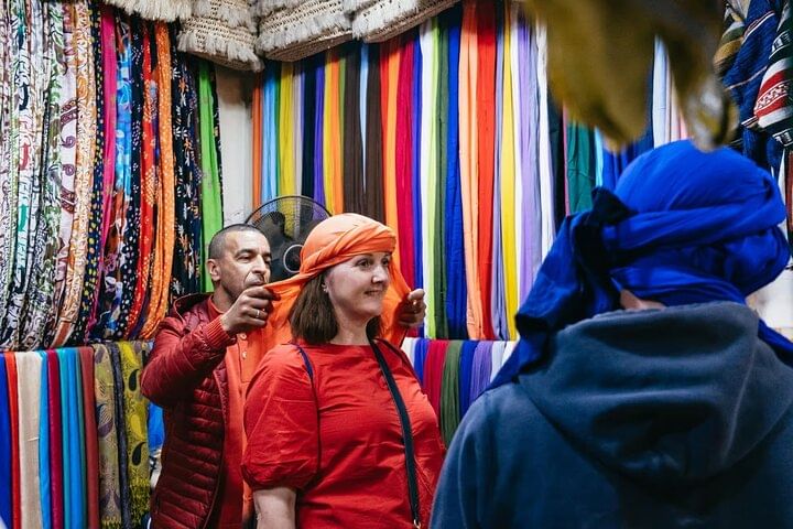 Your private shopping tour in Marrakech takes you deep into the hidden souks, meeting artisans weaving rugs and crafting metal lamps — a perfect way to live the authentic Marrakech experience.