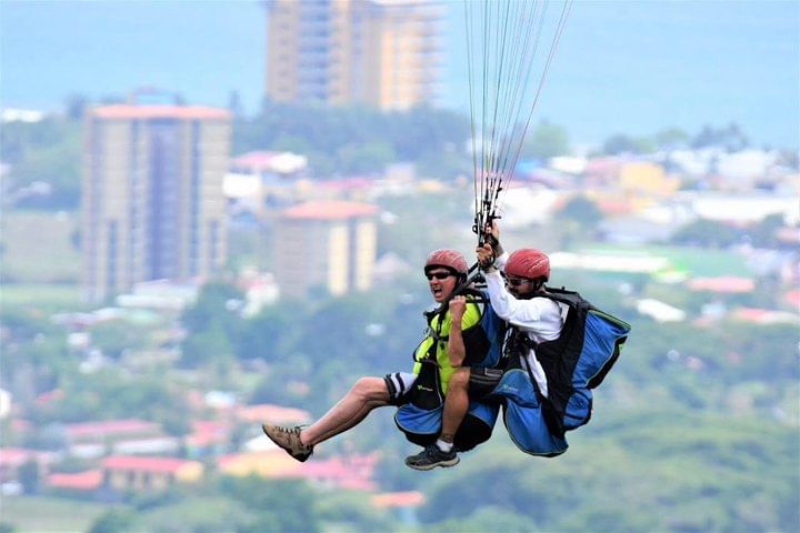 Paragliding Flight Las Terrazas 900 ft minimum guaranteed.