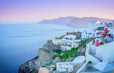 Guided Fira Tour with Greek Coffee or Cocktail Experience
