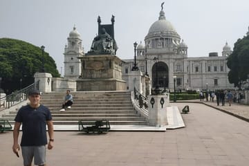 Cultural Bus Tour of Kolkata's Spiritual Landmarks